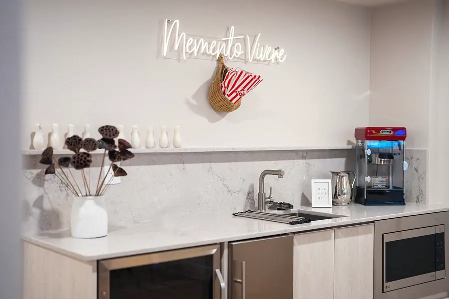 6468 S Brookstone wet bar with Memento Vivere neon sign and popcorn machine